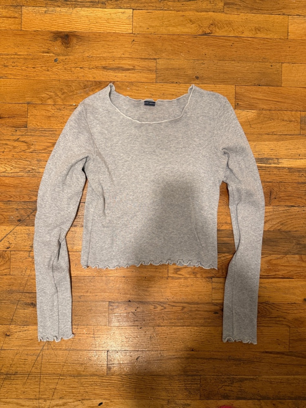 Brandy Melville Light Heather Gray Lettuce-Edge Long Sleeve Top